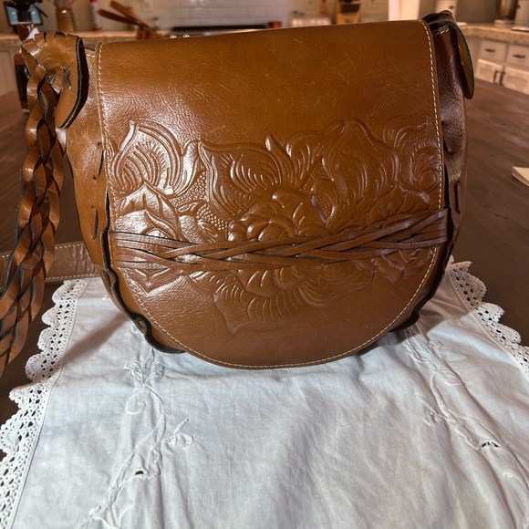 Patricia Nash Cavallina Tooled Leather Shoulder/ Saddle Handbag - Picture 2 of 12